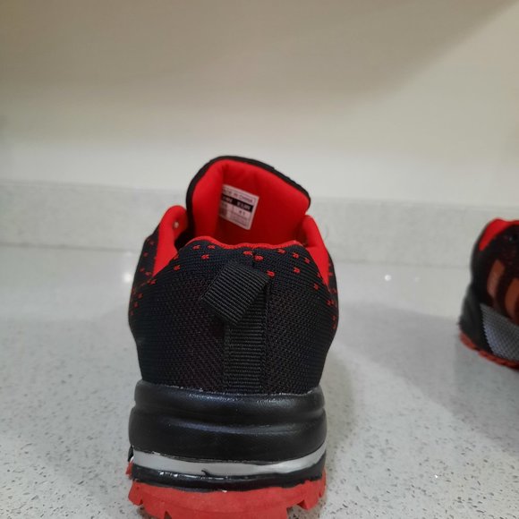 NEW Akexiya Red and Black Runners - Picture 5 of 5